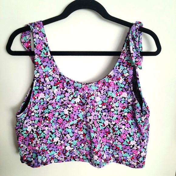 Penningtons floral swim top with crop overlay. - Picture 2 of 6